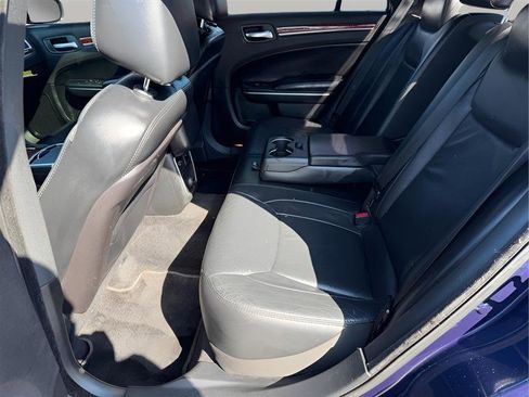 Used 2014 Chrysler 300 RWD image 23
