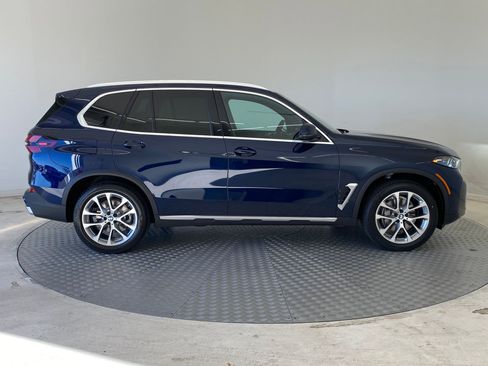 New 2026 BMW X5 xDrive40i w/ Climate Comfort Package image 7
