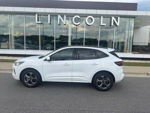 Used 2023 Ford Escape ST-Line Select w/ Tech Pack #1 AWD/4WD image 9