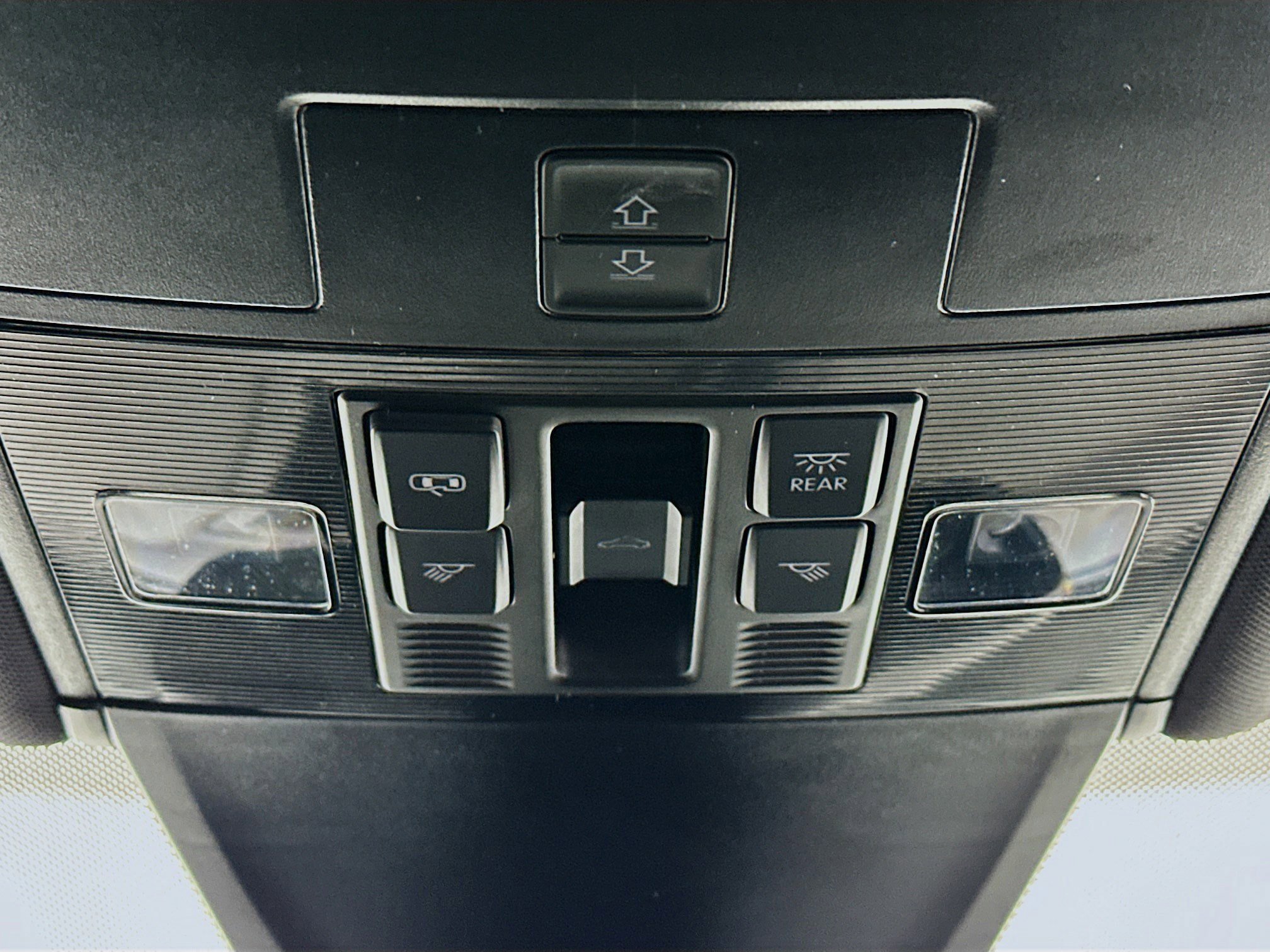 Used 2024 Volkswagen Tiguan SE R-Line AWD/4WD image 18