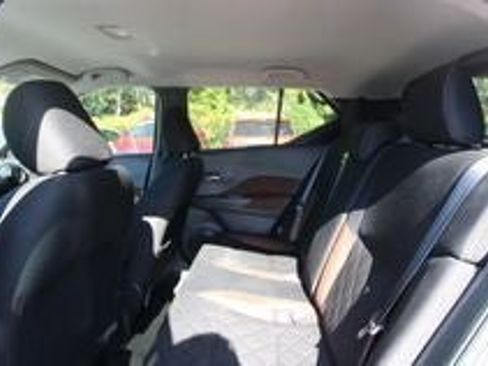 Used 2020 Nissan Kicks SR image 27