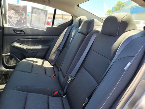 Used 2025 Nissan Altima 2.5 SV FWD image 12