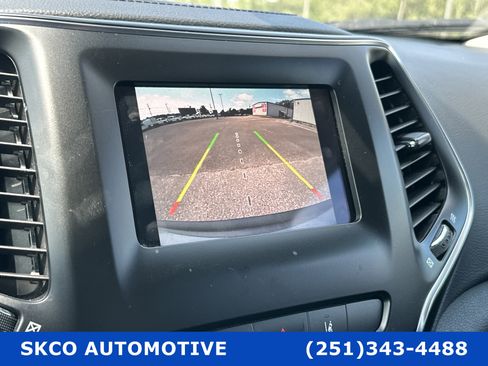 Used 2021 Jeep Cherokee Latitude image 14