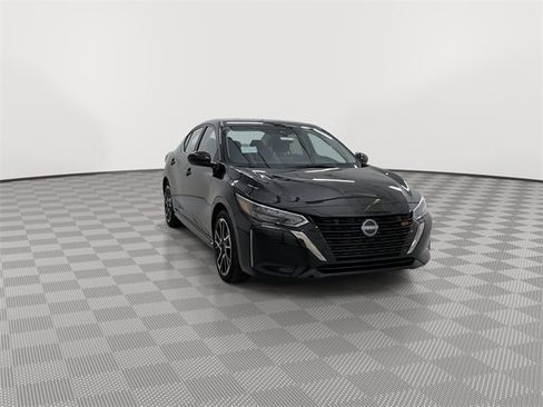 New 2025 Nissan Sentra SR image 2