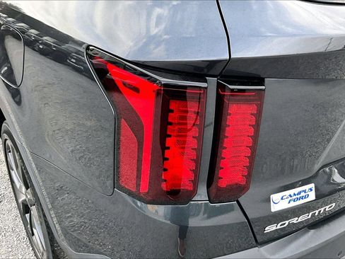Used 2023 Kia Sorento X-Line EX image 30