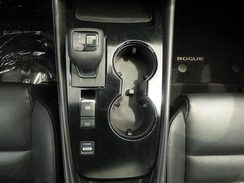 Used 2023 Nissan Rogue SL FWD image 19