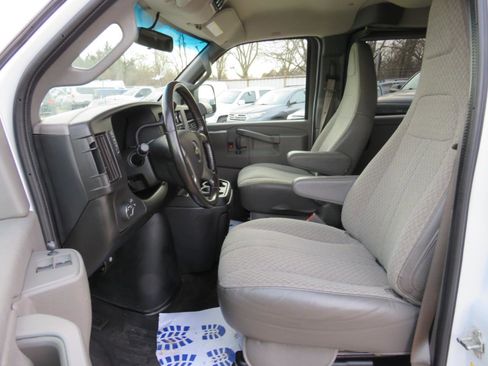 Used 2018 Chevrolet Express 3500 LT w/ LT Preferred Equipment Group RWD image 9