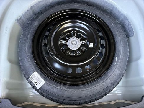 Used 2025 Toyota Camry LE image 34