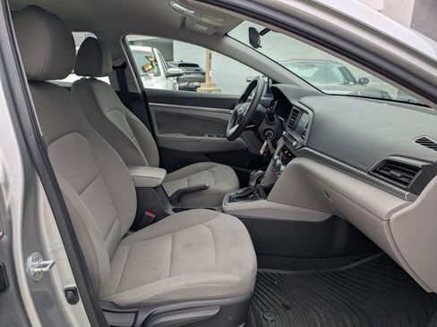 Used 2020 Hyundai Elantra SEL FWD image 19