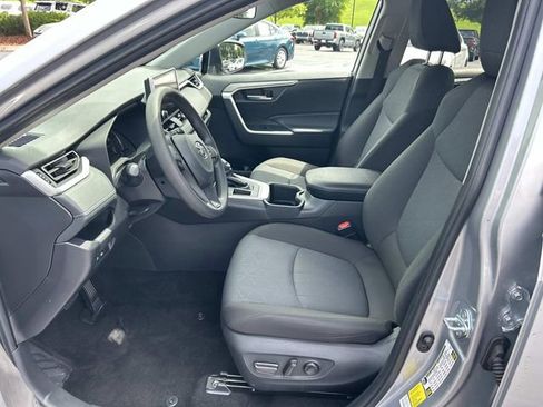 Used 2025 Toyota RAV4 XLE FWD image 21