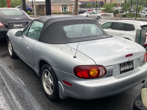 Used 1999 MAZDA MX-5 Miata image 4