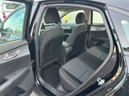 Used 2023 Kia Forte LXS image 9
