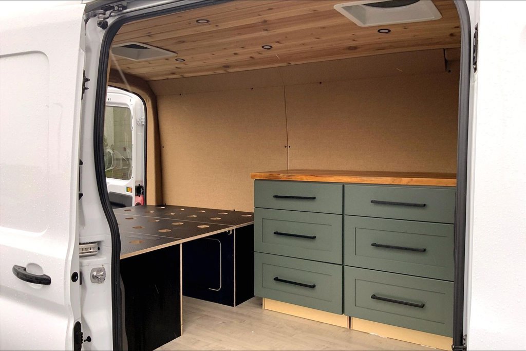 Used 2023 Ford E-Transit Medium Roof RWD image 8