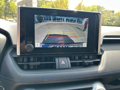Used 2025 Toyota RAV4 SE AWD/4WD image 7