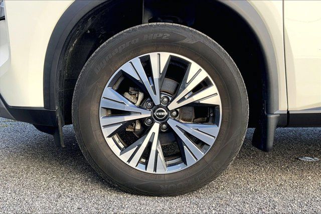Used 2023 Nissan Rogue SV AWD/4WD image 8