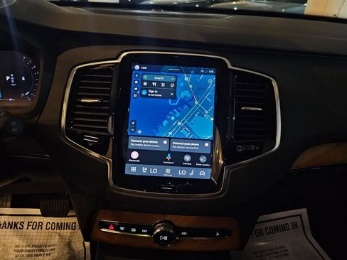 Certified 2025 Volvo XC90 B6 Plus w/ Protection Package Premier AWD/4WD image 21