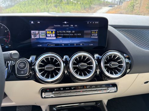 Used 2025 Mercedes-Benz GLA 250 4MATIC image 28