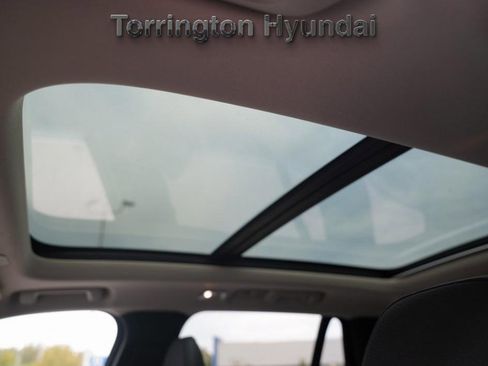 Used 2022 Volvo XC90 T6 Momentum w/ Advanced Package image 18