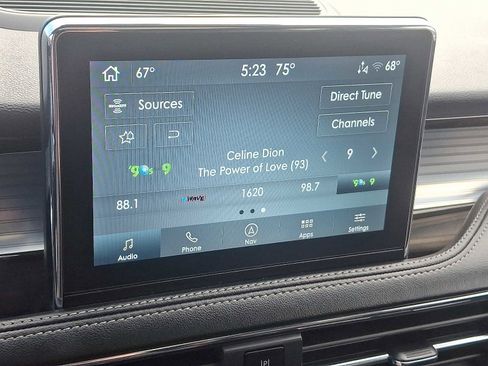 Used 2022 Lincoln Corsair AWD w/ Premium Package image 18