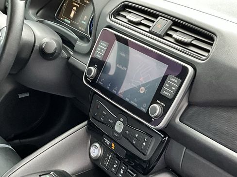 Certified 2022 Nissan Leaf SL Plus image 23