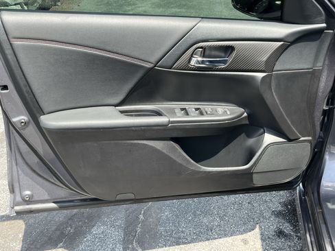 Used 2017 Honda Accord Sport Special Edition image 18