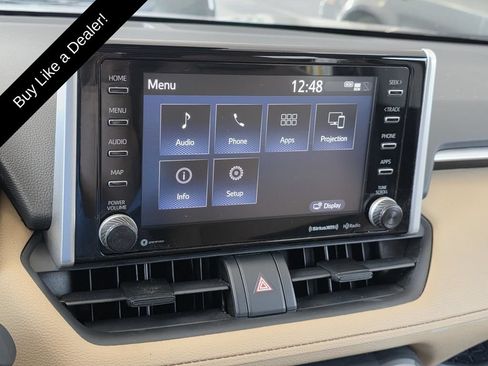 Used 2021 Toyota RAV4 XLE w/ Convenience Package FWD image 16