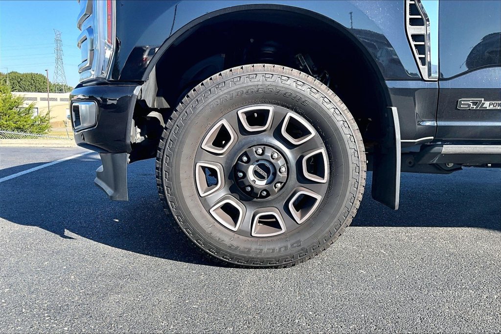 Used 2024 Ford F250 Platinum AWD/4WD image 2