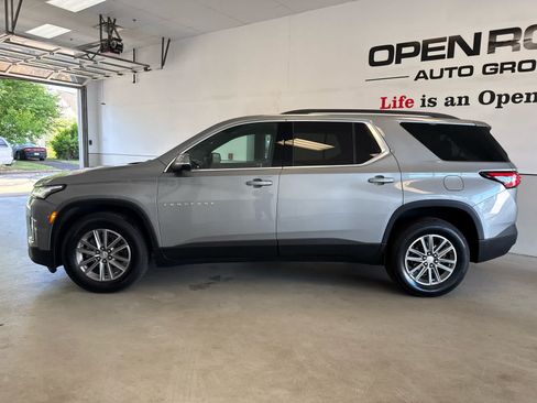 Used 2023 Chevrolet Traverse LT AWD/4WD image 4