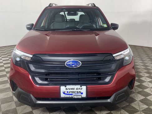 Used 2025 Subaru Forester AWD/4WD image 11