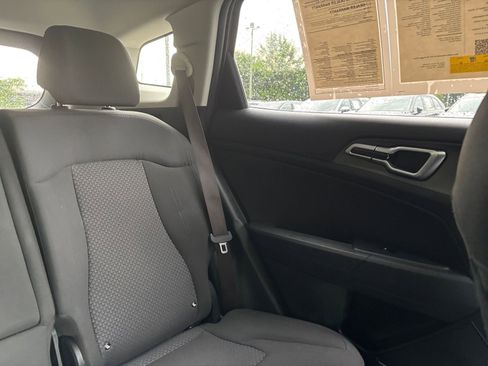 Used 2025 Kia Sportage LX FWD image 38