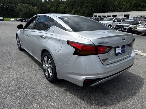 Used 2024 Nissan Altima 2.5 S FWD image 5