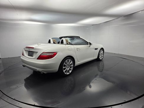 Used 2016 Mercedes-Benz SLK 300 image 12