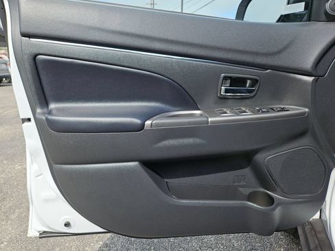 Used 2025 Mitsubishi Outlander Sport SE AWD/4WD image 14