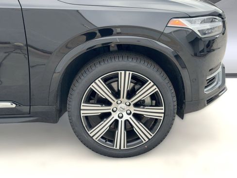 Certified 2024 Volvo XC90 T8 Ultimate w/ Protection Package Premier image 12