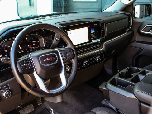 Used 2025 GMC Sierra 1500 Elevation AWD/4WD image 15