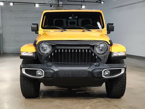 Used 2021 Jeep Gladiator Sport AWD/4WD image 2