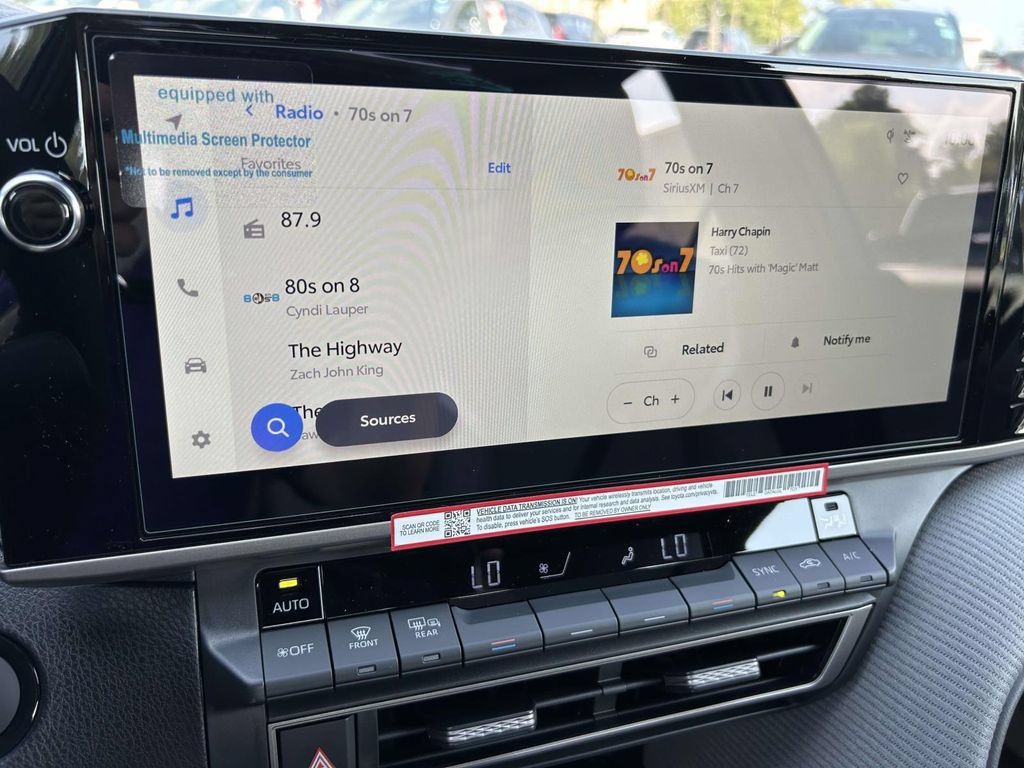 New 2026 Toyota Camry Hybrid FWD image 24