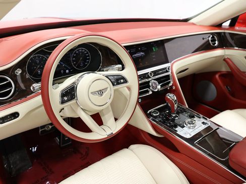 Used 2022 Bentley Flying Spur Plug-In Hybrid AWD/4WD image 2