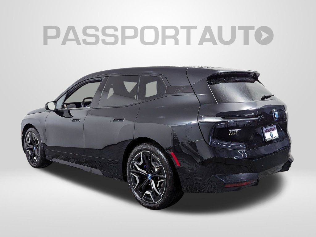 Used 2024 BMW iX M60 AWD/4WD image 3