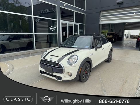 Used 2018 MINI Cooper S FWD image 1