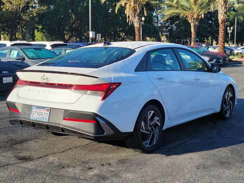 Certified 2025 Hyundai Elantra Sport image 26