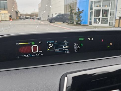 Used 2017 Toyota Prius Three image 22