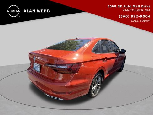 Used 2019 Volkswagen Jetta R-Line FWD image 3