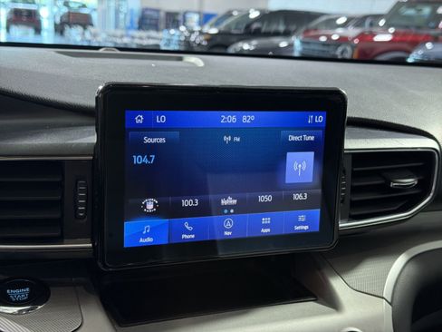 Used 2022 Ford Explorer XLT w/ Equipment Group 202A AWD/4WD image 39