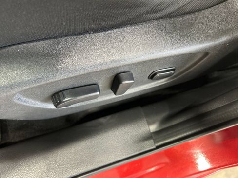 Used 2020 Nissan Rogue Sport SV FWD image 17