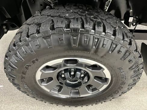 Used 2024 Ford F350 Platinum w/ Tremor Off-Road Package AWD/4WD image 15