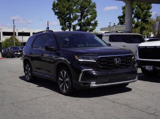 Used 2025 Honda Pilot Touring video 2