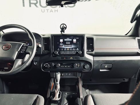 Used 2022 Nissan Frontier PRO-4X w/ Technology Package image 31