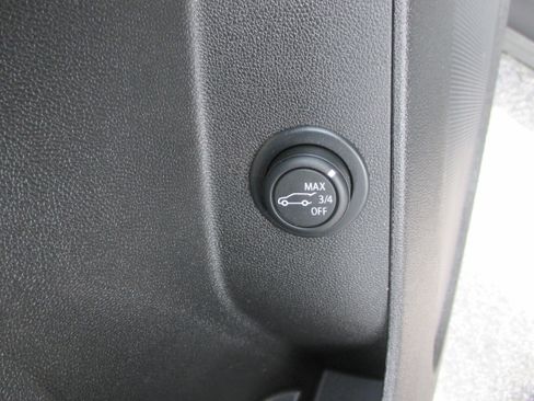 Used 2021 Chevrolet Equinox LT AWD/4WD image 14