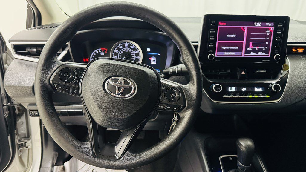 Used 2021 Toyota Corolla LE FWD image 16